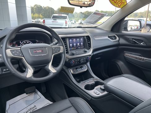 Used 2022 GMC Acadia Denali w/ Denali Ultimate Package image 2