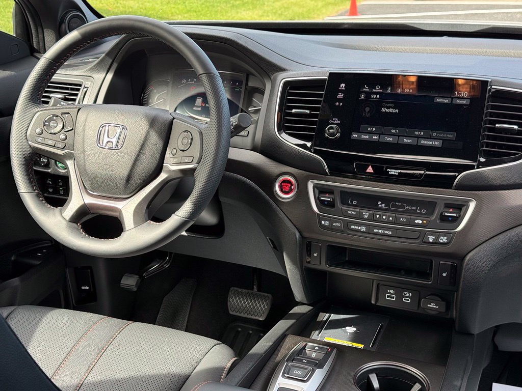 Used 2025 Honda Passport TrailSport image 16