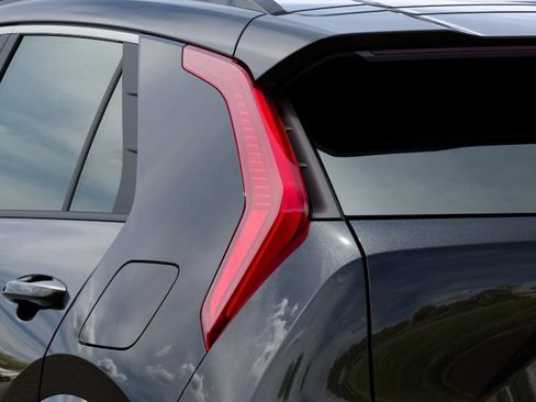 New 2026 Kia Niro FWD image 11