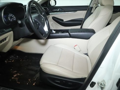 Used 2019 Nissan Maxima 3.5 SL w/ Floor Mat Group FWD image 19