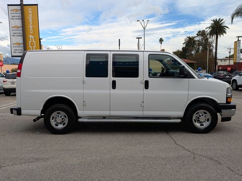 Used 2024 Chevrolet Express 2500 w/ Driver Convenience Package image 4
