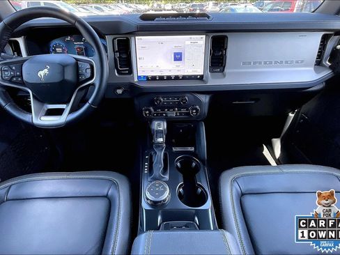 Used 2025 Ford Bronco Outer Banks w/ Sasquatch Package AWD/4WD image 16