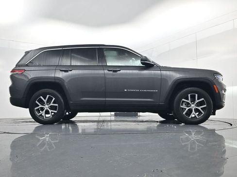 Used 2024 Jeep Grand Cherokee Limited w/ Trailer Tow Package AWD/4WD image 55