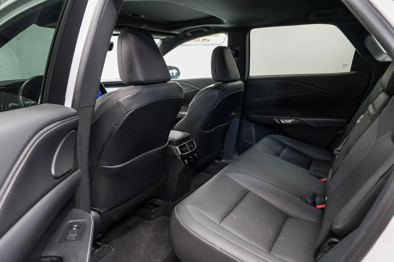 Used 2024 Lexus RX 350 FWD w/ Technology Package image 19