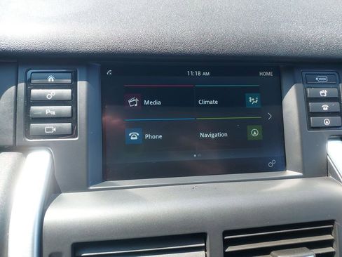 Used 2018 Land Rover Discovery Sport SE AWD/4WD image 13