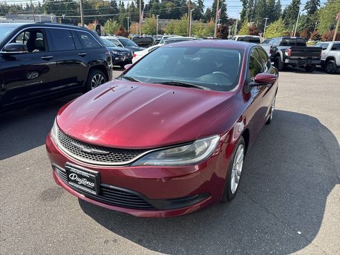 Used 2016 Chrysler 200 Limited image 1