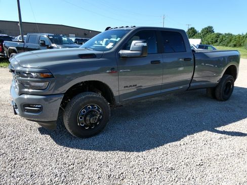 New 2026 RAM 3500 Big Horn AWD/4WD image 8