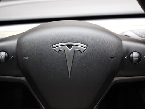 Used 2022 Tesla Model 3 Long Range image 17