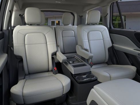 New 2026 Lincoln Aviator Reserve image 11