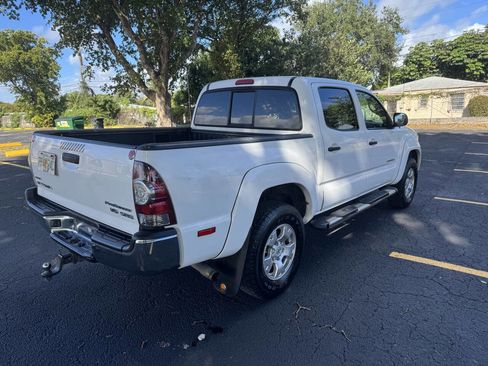 Used 2011 Toyota Tacoma PreRunner image 4