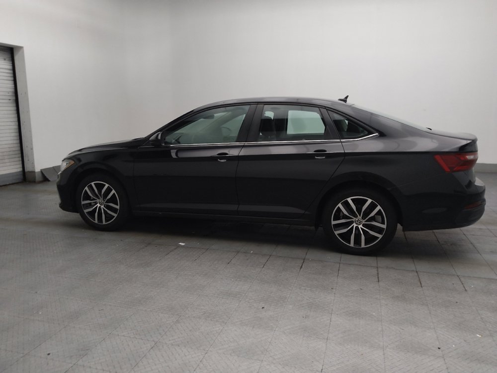 Used 2025 Volkswagen Jetta SE FWD image 3