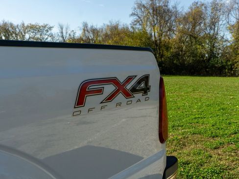 Used 2015 Ford F250 XLT w/ XLT Interior Package image 15