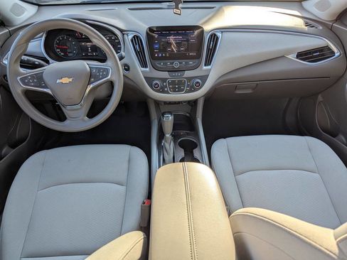 Used 2020 Chevrolet Malibu LT image 16