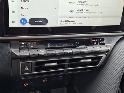 Used 2026 Toyota Camry Hybrid w/ Multimedia Upgrade Package image 16