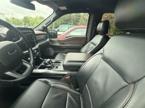 Used 2021 Ford F150 Lariat w/ Equipment Group 502A High AWD/4WD image 3
