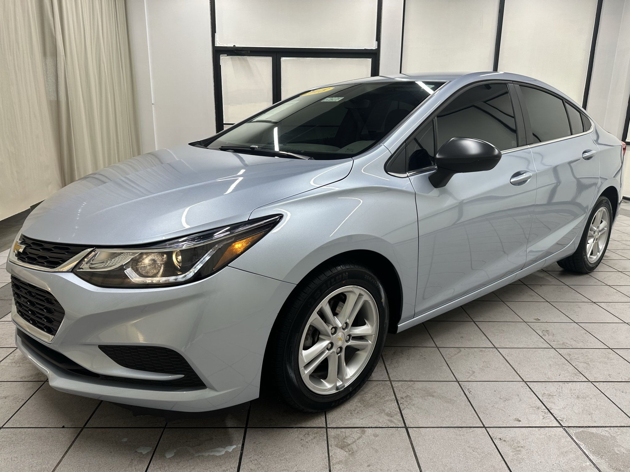 Certified 2018 Chevrolet Cruze LT w/ Convenience Package FWD image 11