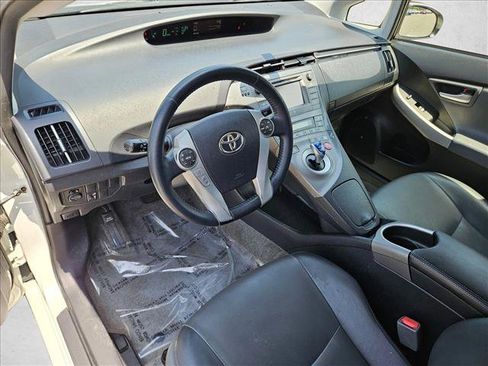 Used 2014 Toyota Prius Four FWD image 10