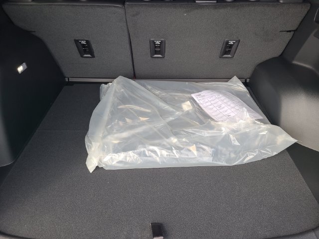 New 2027 Chevrolet Equinox LT w/ Convenience Package II FWD image 10