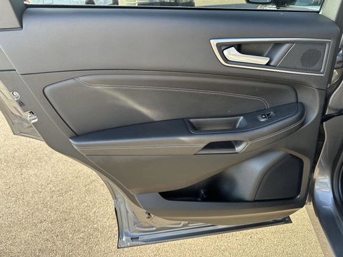 Used 2024 Ford Edge Titanium image 17