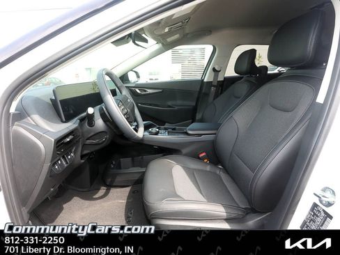 New 2025 Kia EV6 Light w/ Light LR Technology Package image 8