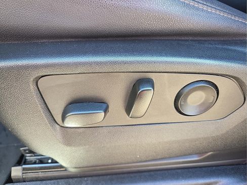 Certified 2022 Chevrolet Tahoe Z71 w/ Luxury Package image 14