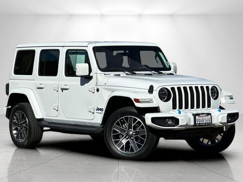 Used 2022 Jeep Wrangler Unlimited Sahara image 1