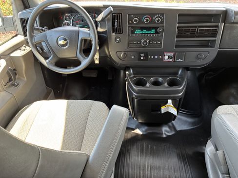 Used 2025 Chevrolet Express 3500 w/ Power Convenience Package RWD image 20