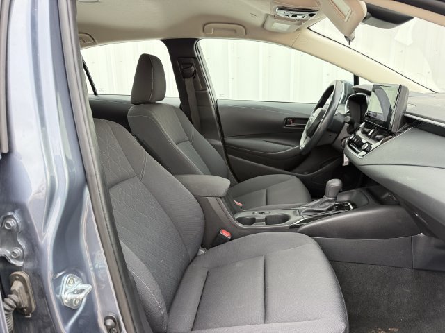 Used 2025 Toyota Corolla LE FWD image 27