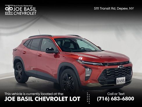 Used 2024 Chevrolet Trax ACTIV w/ Sunroof Package image 1