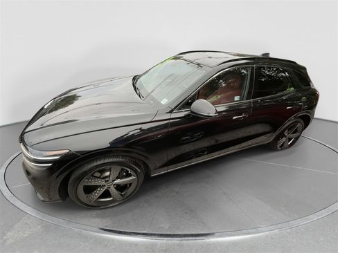 Certified 2024 Genesis GV70 3.5T Sport w/ Sport Advanced Package image 4