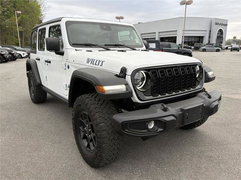 Used 2025 Jeep Wrangler Willys AWD/4WD image 4