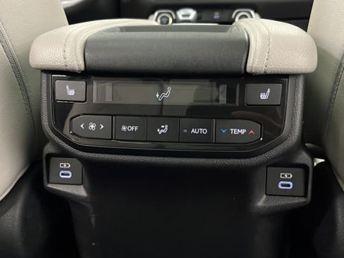 Used 2024 Toyota Grand Highlander AWD Hybrid image 38