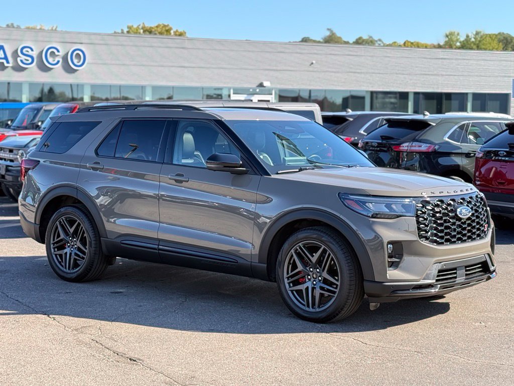 Used 2026 Ford Explorer ST w/ Sun And Sound Package AWD/4WD image 32