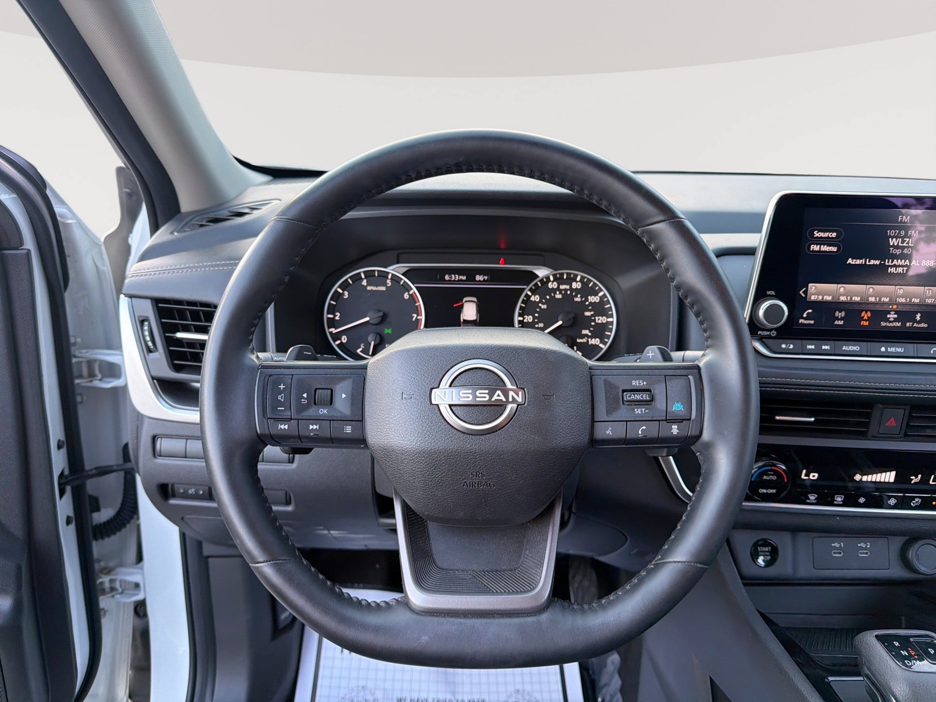 Used 2025 Nissan Rogue SV AWD/4WD image 11
