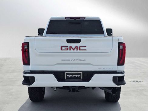 New 2026 GMC Sierra 3500 Denali AWD/4WD image 4