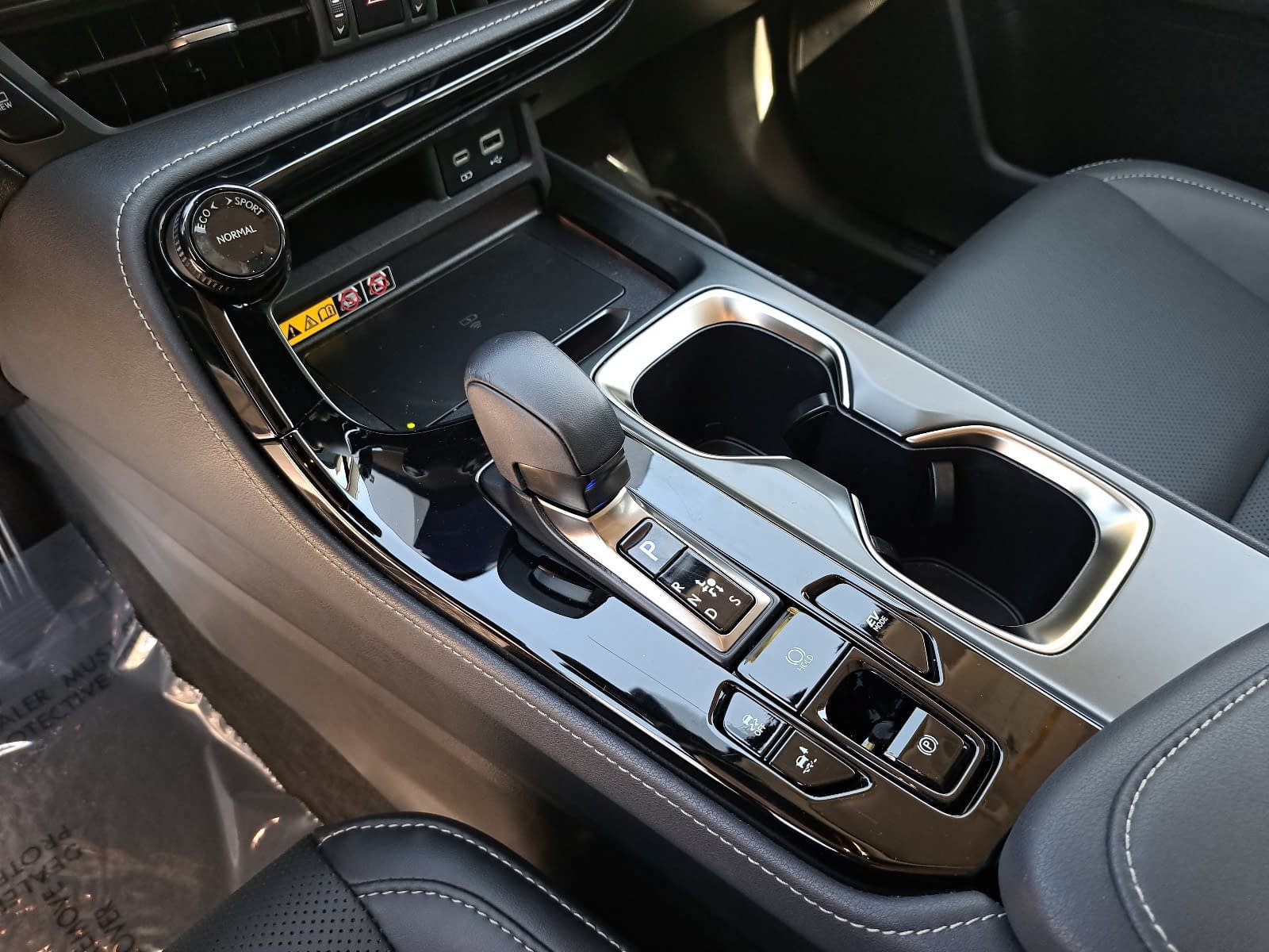 Used 2026 Lexus NX 350h AWD w/ Accessory Package (2T) image 25