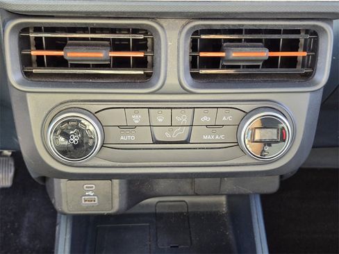 Used 2022 Ford Maverick XLT image 23