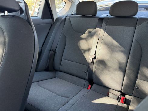 Used 2025 Kia K4 LXS image 40