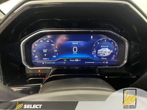 Used 2024 Chevrolet Silverado 1500 LT AWD/4WD image 17