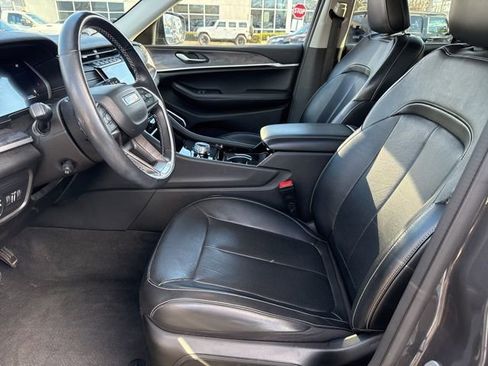 Certified 2022 Jeep Grand Cherokee Limited w/ Luxury Tech Group II image 21