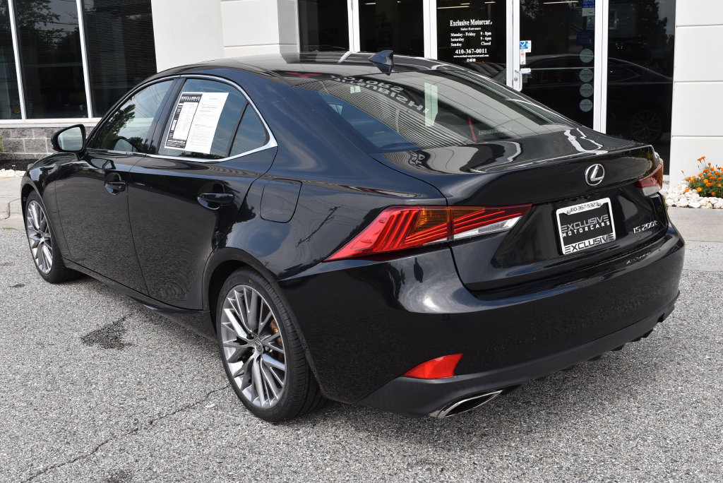 Used 2017 Lexus IS 200t RWD image 5