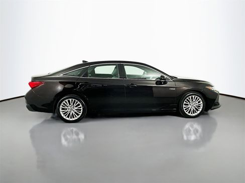 Certified 2020 Toyota Avalon Limited w/ Advanced Safety Package image 8