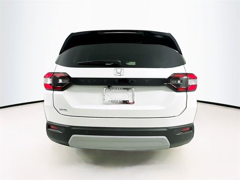 New 2025 Honda Pilot EX-L image 5