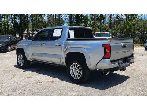 Used 2024 Toyota Tacoma Limited AWD/4WD image 7