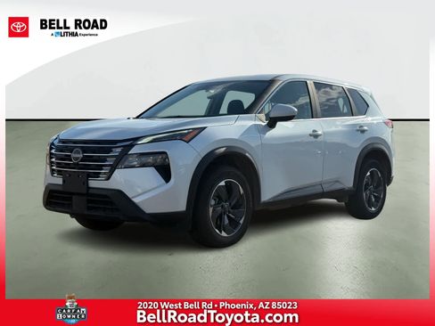 Used 2025 Nissan Rogue SV image 1