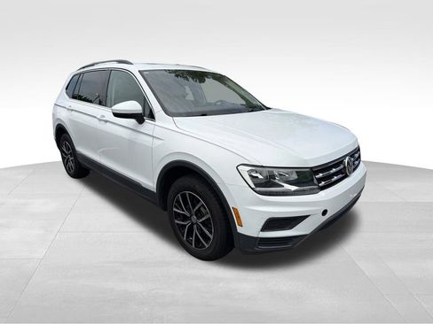 Used 2021 Volkswagen Tiguan SE w/ Panoramic Sunroof Package AWD/4WD image 3