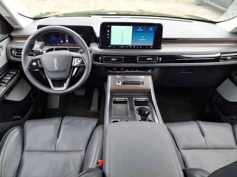 Used 2025 Lincoln Aviator Reserve w/ Equipment Group 201A AWD/4WD image 9