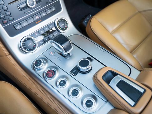 Used 2012 Mercedes-Benz SLS AMG Roadster image 24