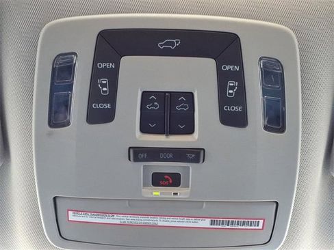 Used 2024 Toyota Sienna XLE image 17