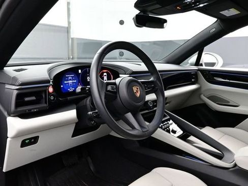 Certified 2025 Porsche Macan Electric RWD image 4
